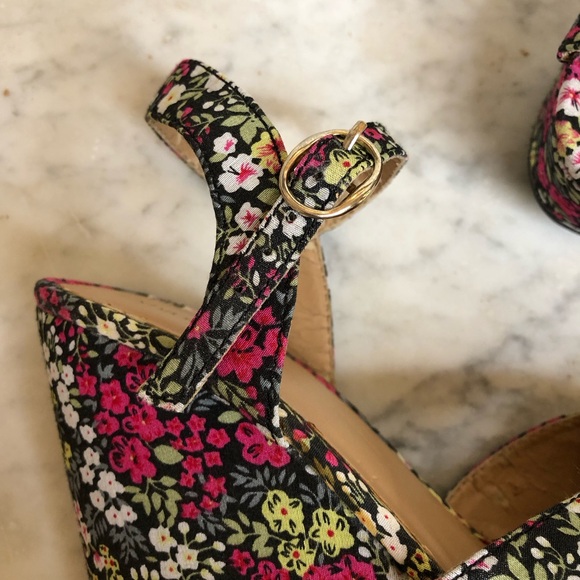 Floral Strappy Open Toe Sandal Platforms Xhilaration - Picture 7 of 8